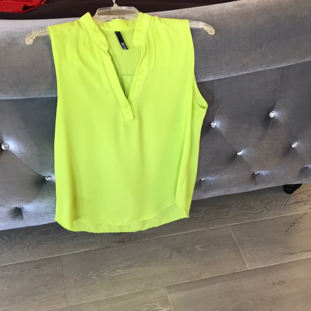 A cute spring top